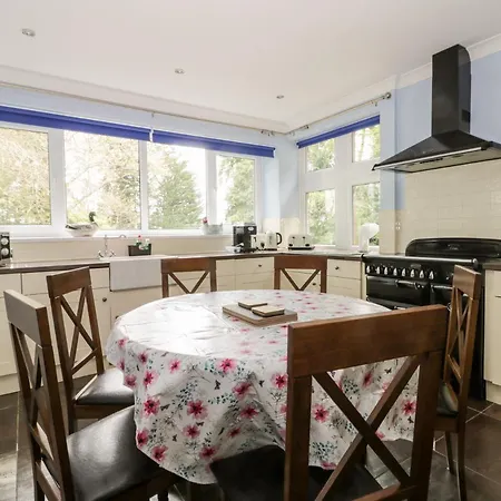 Raincliffe Manor