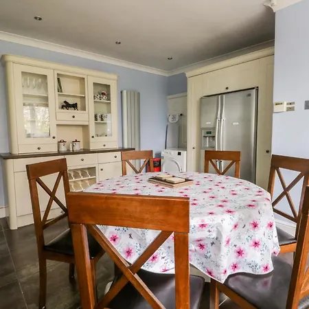 Raincliffe Manor Holiday home *