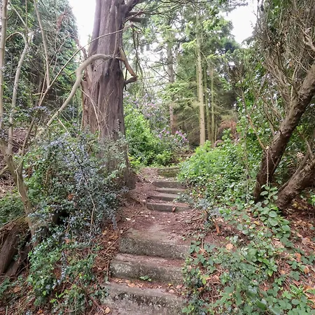 Raincliffe Manor *