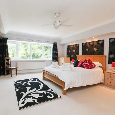 Raincliffe Manor سكرابورو