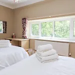 Raincliffe Manor 펜션
