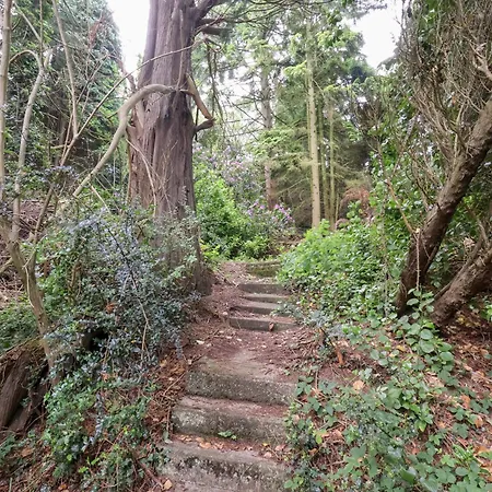 Raincliffe Manor *